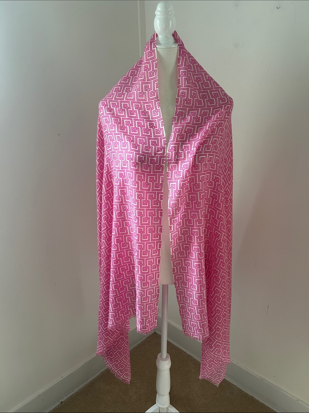 J. McLaughlin Pink/Cream Geometric Wrap Scarf - Picture 5 of 9